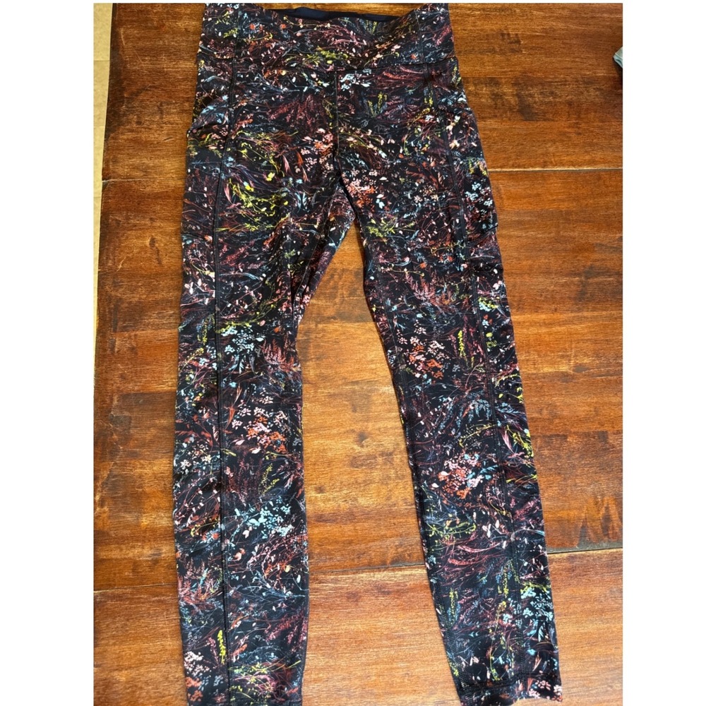 Lululemon‎ High Rise Floral Print Leggings with Pocket Multi Sz6 Color 24 Inseam